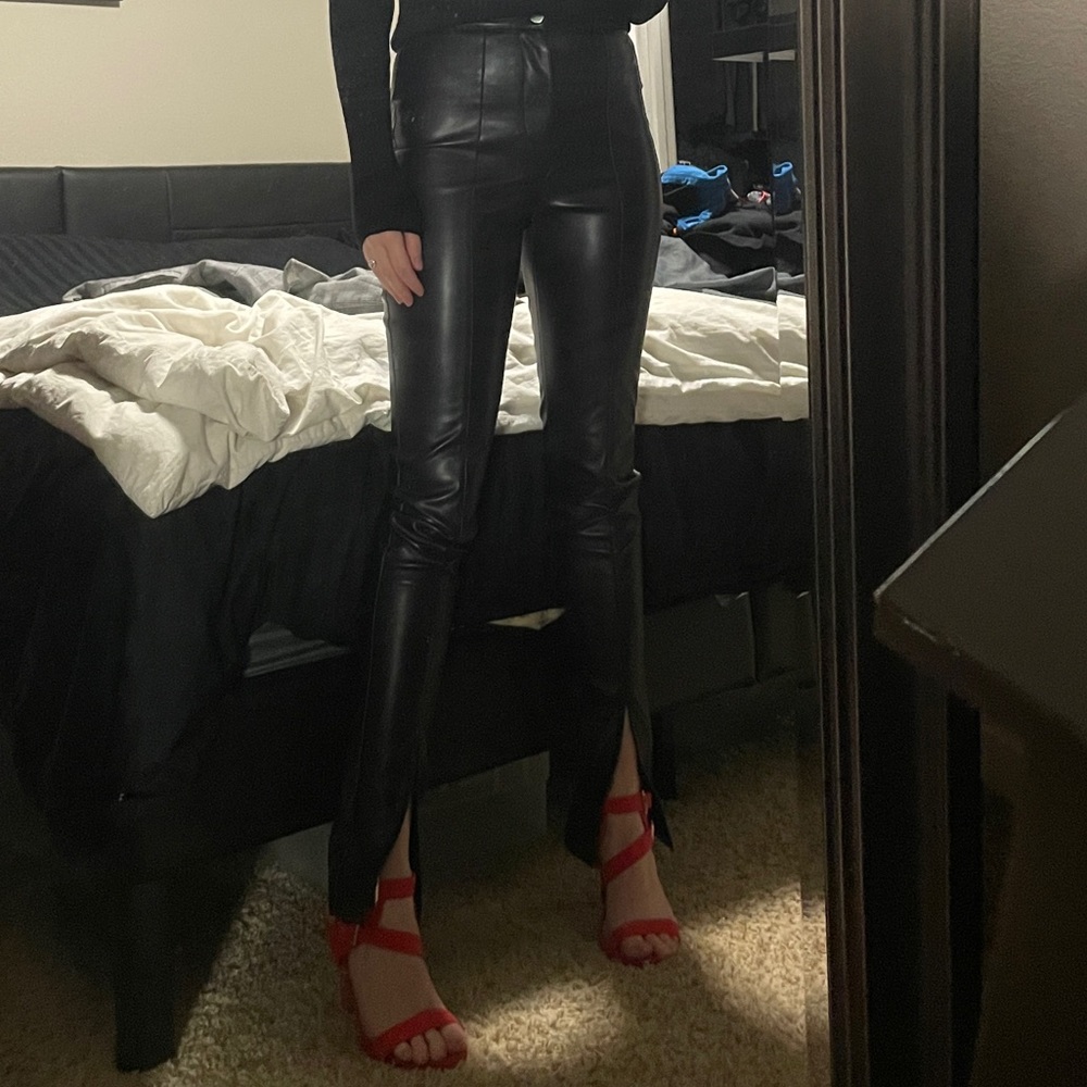 Forever 21 Faux Leather Pants Size XS - Picture 2 of 11
